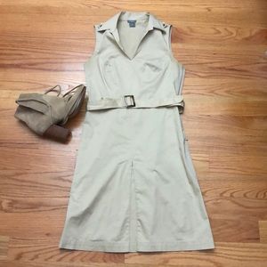 Ann Taylor sleeveless shirt dress w/belt. Size 4